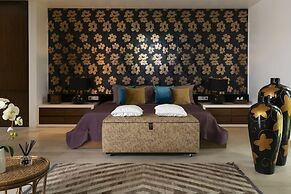 SuperNova Private Boutique Retreat Villa