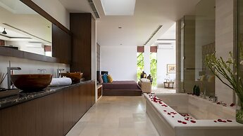 SuperNova Private Boutique Retreat Villa