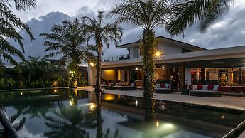 SuperNova Private Boutique Retreat Villa