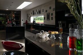 SuperNova Private Boutique Retreat Villa