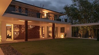 SuperNova Private Boutique Retreat Villa