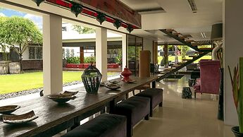 SuperNova Private Boutique Retreat Villa
