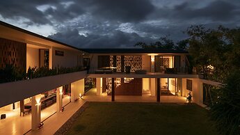 SuperNova Private Boutique Retreat Villa