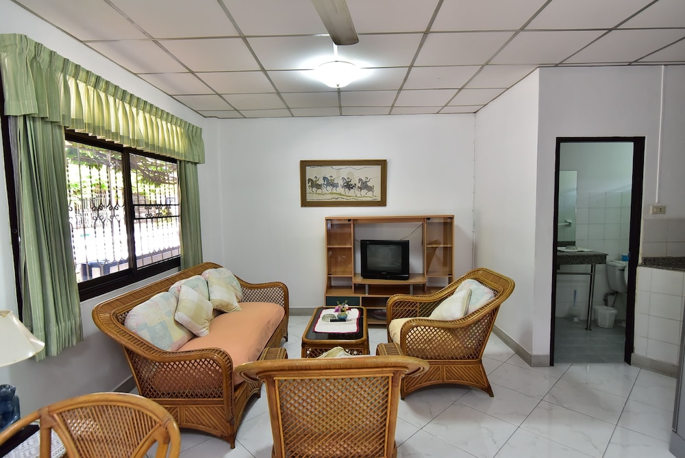 Nong Apartment Pattaya - Adults Only