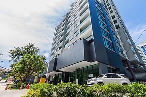 The Point Pratumnak by PSR ASIA
