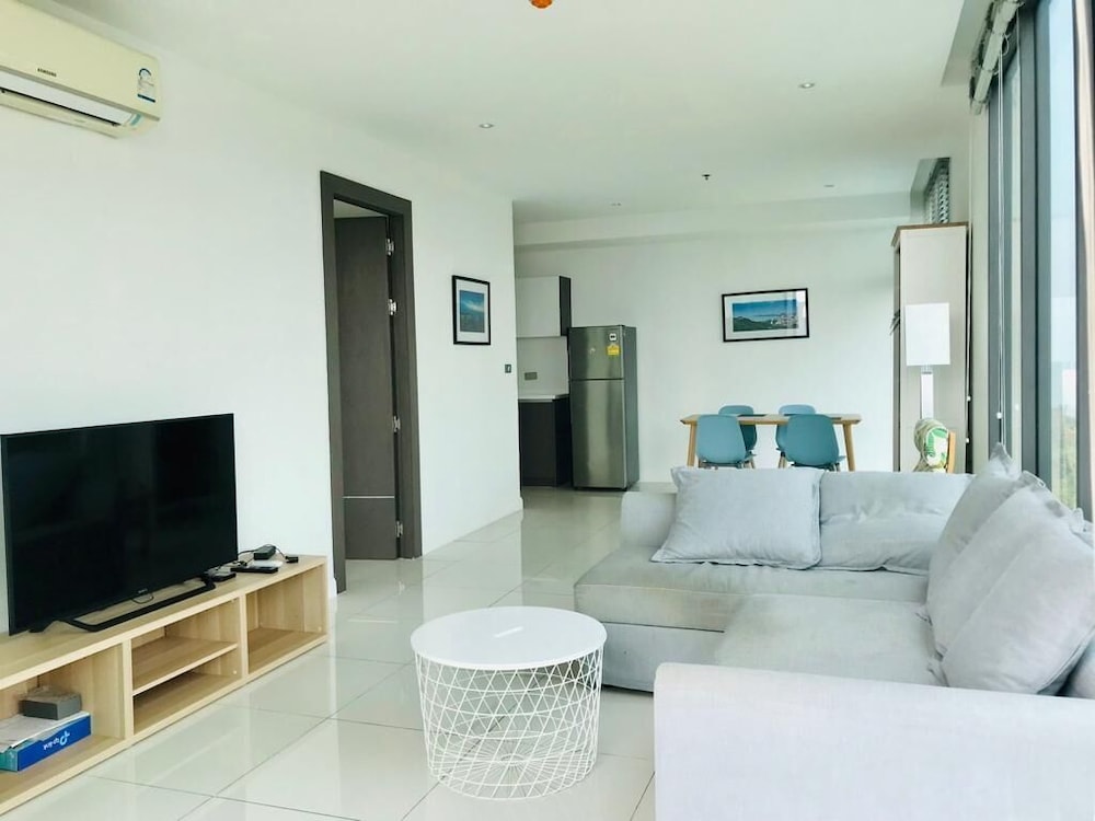 The Point Pratumnak by PSR ASIA