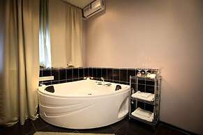 Otel M