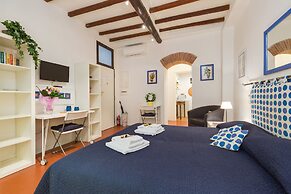 Rome as you feel - Piazza dei Satiri Studio
