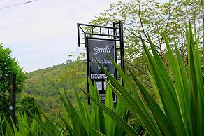 Landa Holiday House