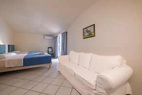 Porto Koukla Beach Hotel
