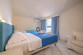 Porto Koukla Beach Hotel