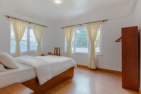 Lemon Tree Apartment and Homestay