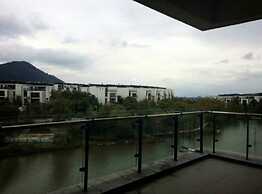 Moon River Lake View Villa
