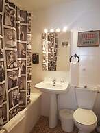Barri Antic Hostel & Pub
