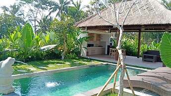 Three Gold Luxury Private Villa