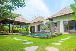 Three Gold Luxury Private Villa