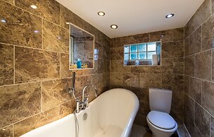 Alston House Hotel