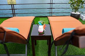 Peony Cruises