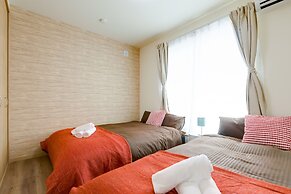 Tsuru House
