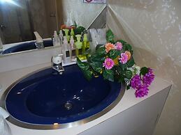 HOTEL MOULIN ROUGE - Adults Only