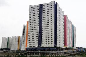 Easy Access to Mall Green Pramuka Apartment
