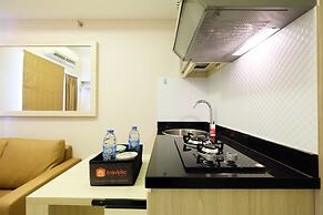Easy Access to Mall Green Pramuka Apartment