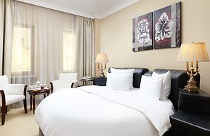 Golden Rooms Hotel