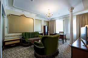 Golden Rooms Hotel