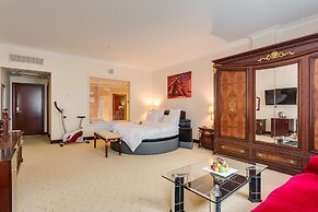 Golden Rooms Hotel
