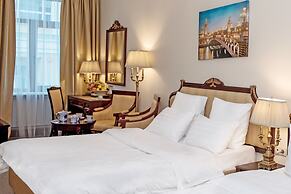 Golden Rooms Hotel