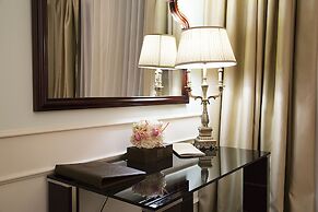 Golden Rooms Hotel