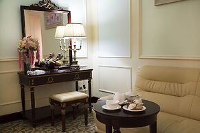 Golden Rooms Hotel
