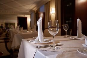 Golden Rooms Hotel