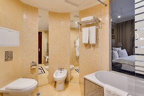 Golden Rooms Hotel