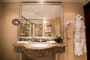Golden Rooms Hotel