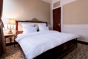Golden Rooms Hotel