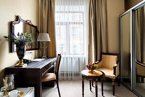 Golden Rooms Hotel