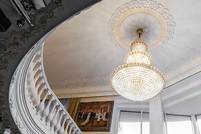 Golden Rooms Hotel