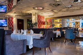 Golden Rooms Hotel