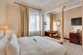 Golden Rooms Hotel