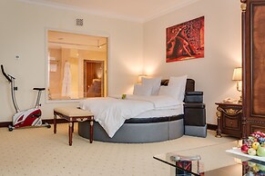 Golden Rooms Hotel