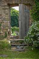 Cuffern Manor