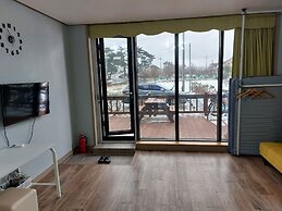 Gyeongpoen Pension