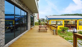 Gyeongpoen Pension
