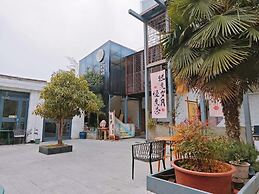 Once Artistic Inn