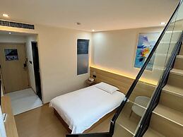 Once Artistic Inn