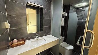 Once Artistic Inn