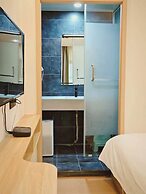 Once Artistic Inn