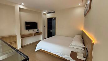 Once Artistic Inn