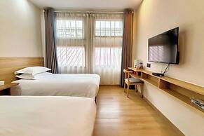 Once Artistic Inn